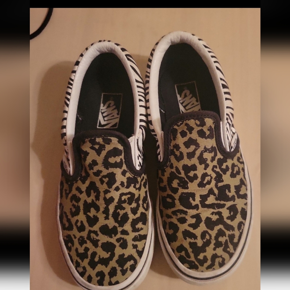 Girls Leopard vans